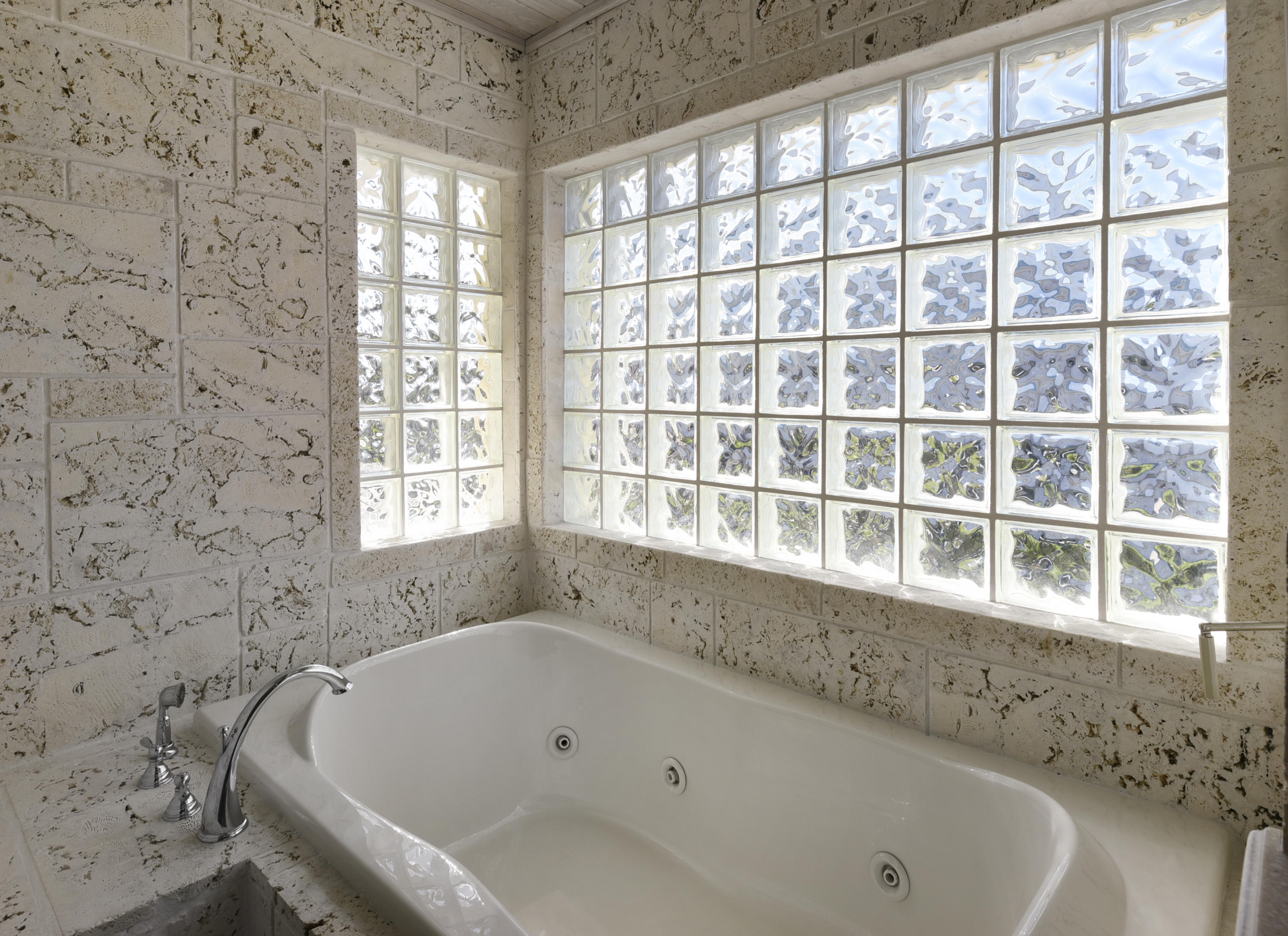 69 Mutiny Place Key Largo, FL 33037 - Photo 16 of 36 Master Bath