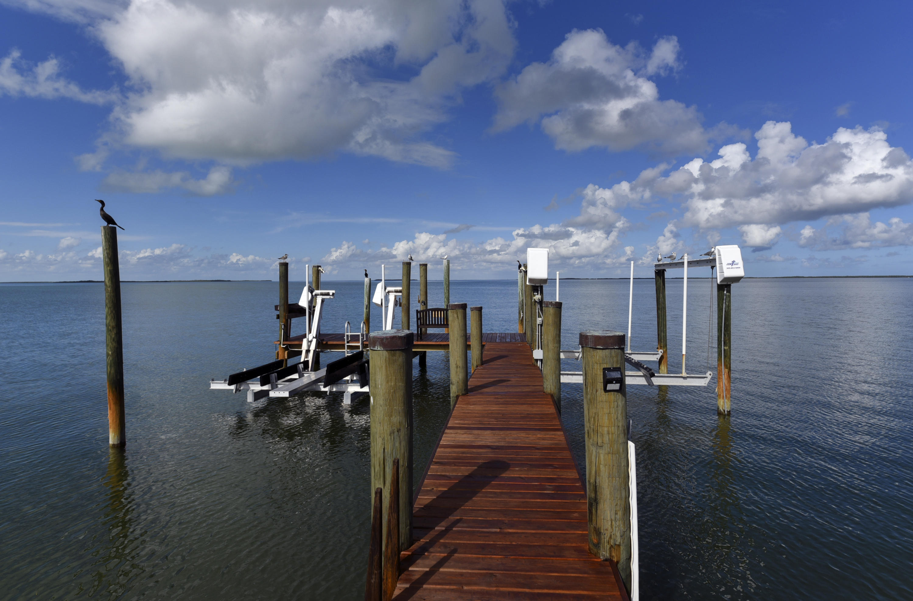 69 Mutiny Place Key Largo, FL 33037 - Photo 31 of 36 Two Boatlifts