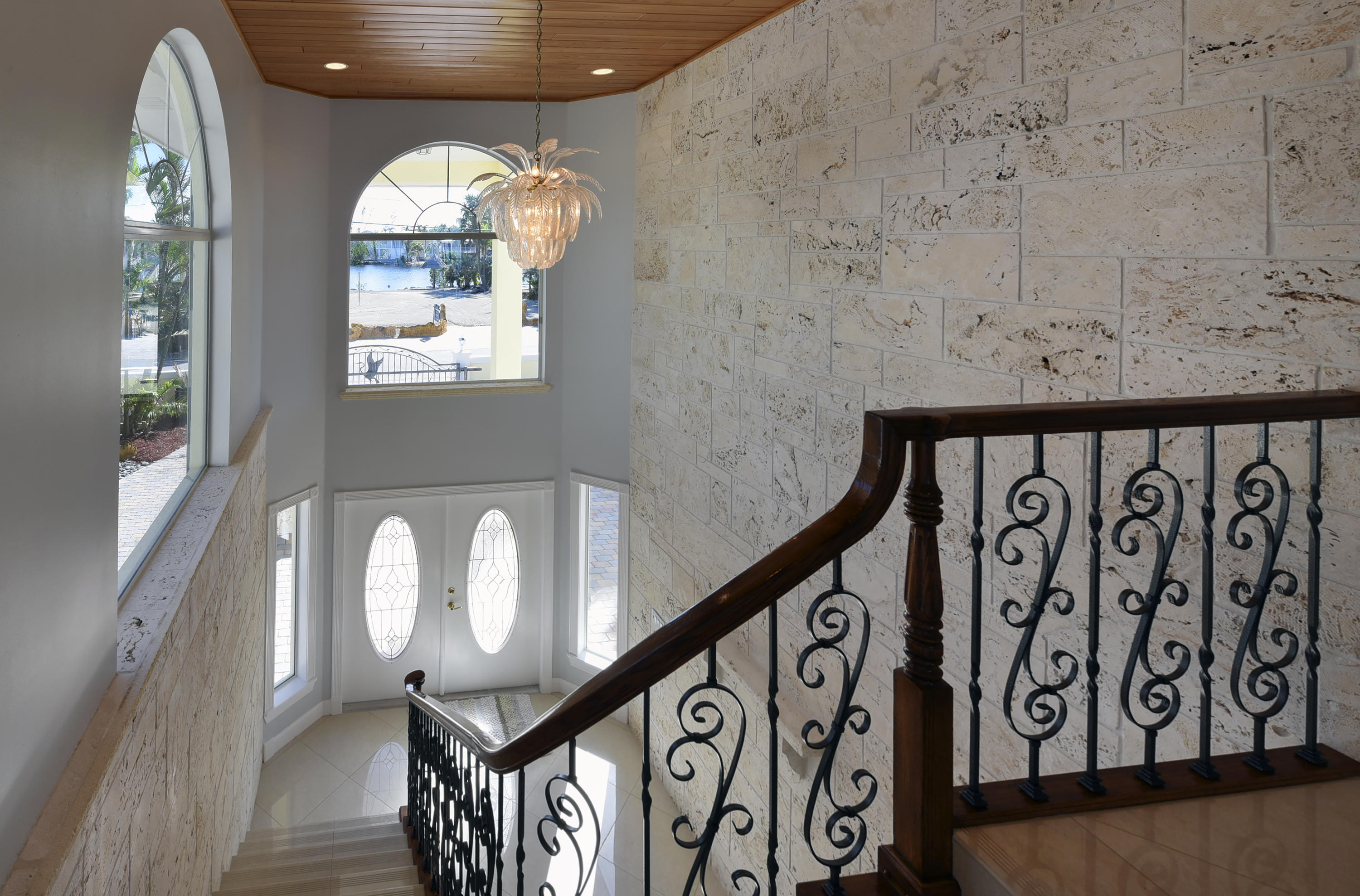 69 Mutiny Place Key Largo, FL 33037 - Photo 10 of 36 Grand Foyer