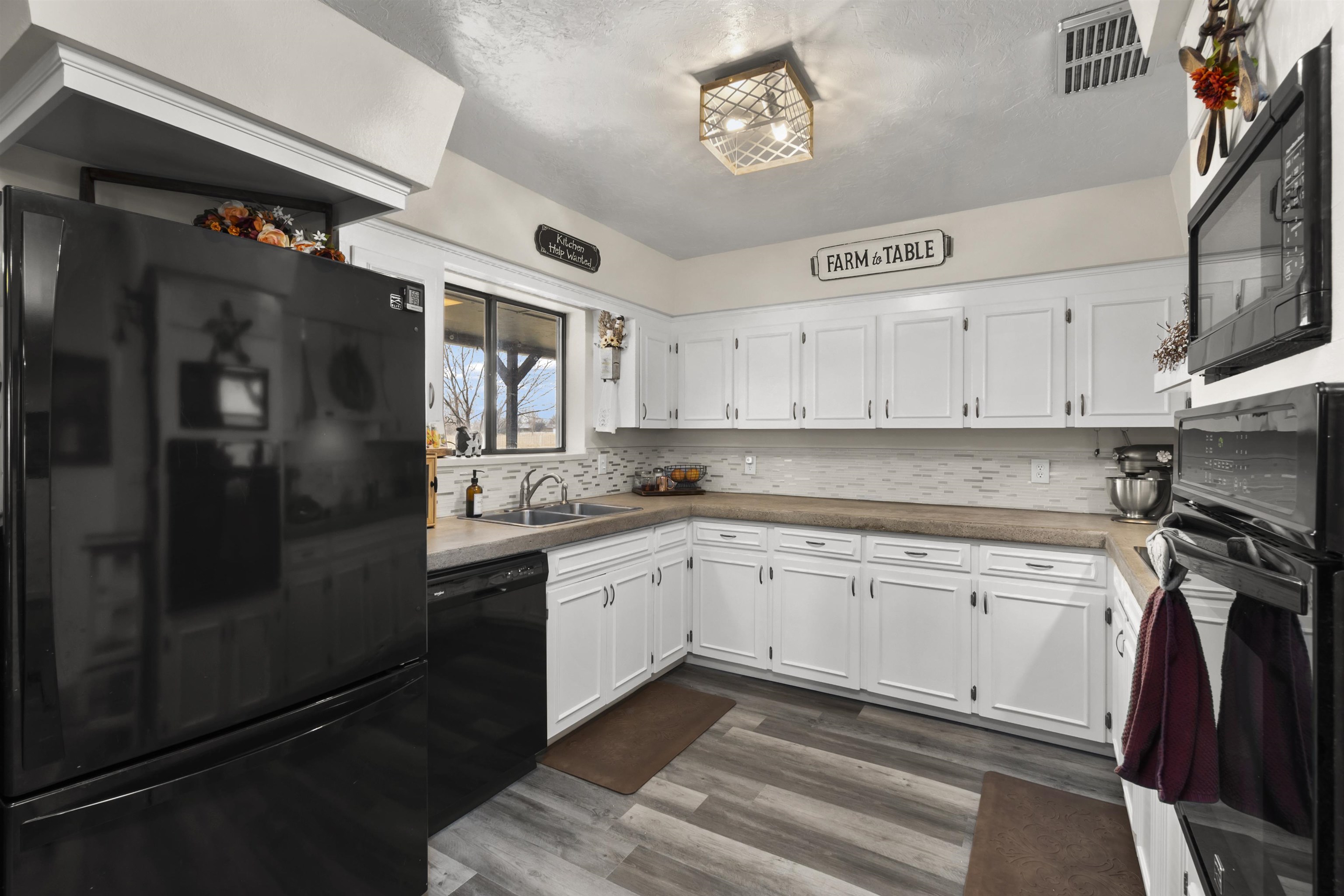 1349 14 Road Loma, CO 81524 - Photo 9 of 37 Gallery Image 9