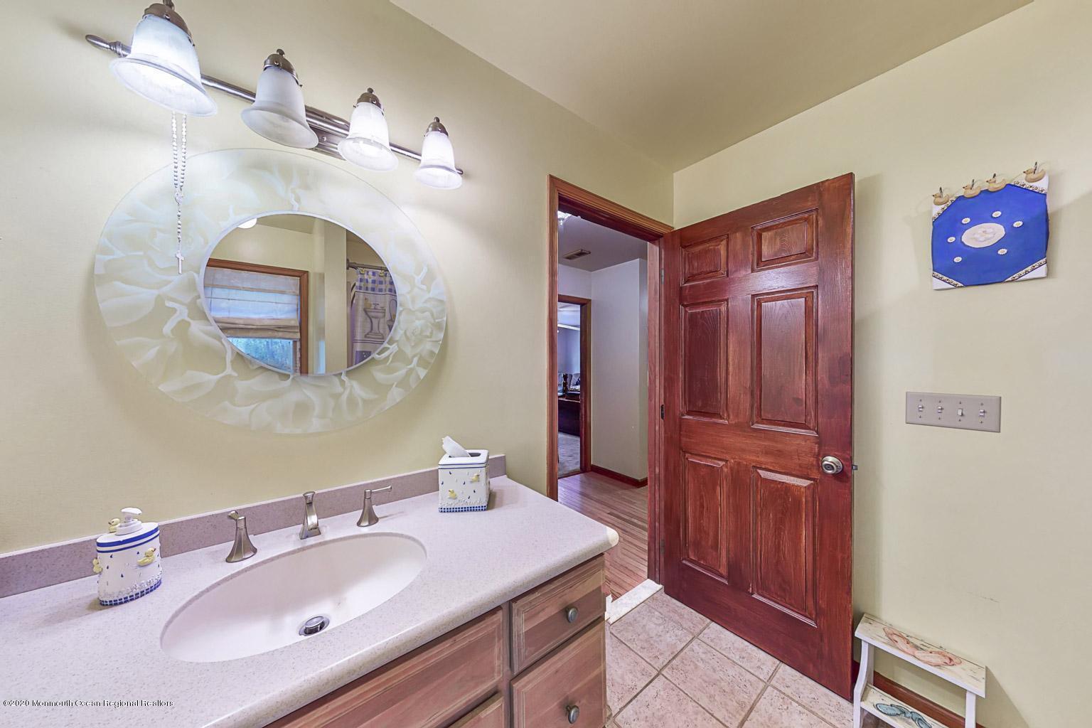 137 Pasadena Road Whiting, NJ 08759 - Photo 18 of 31 121-868726853-1599175946