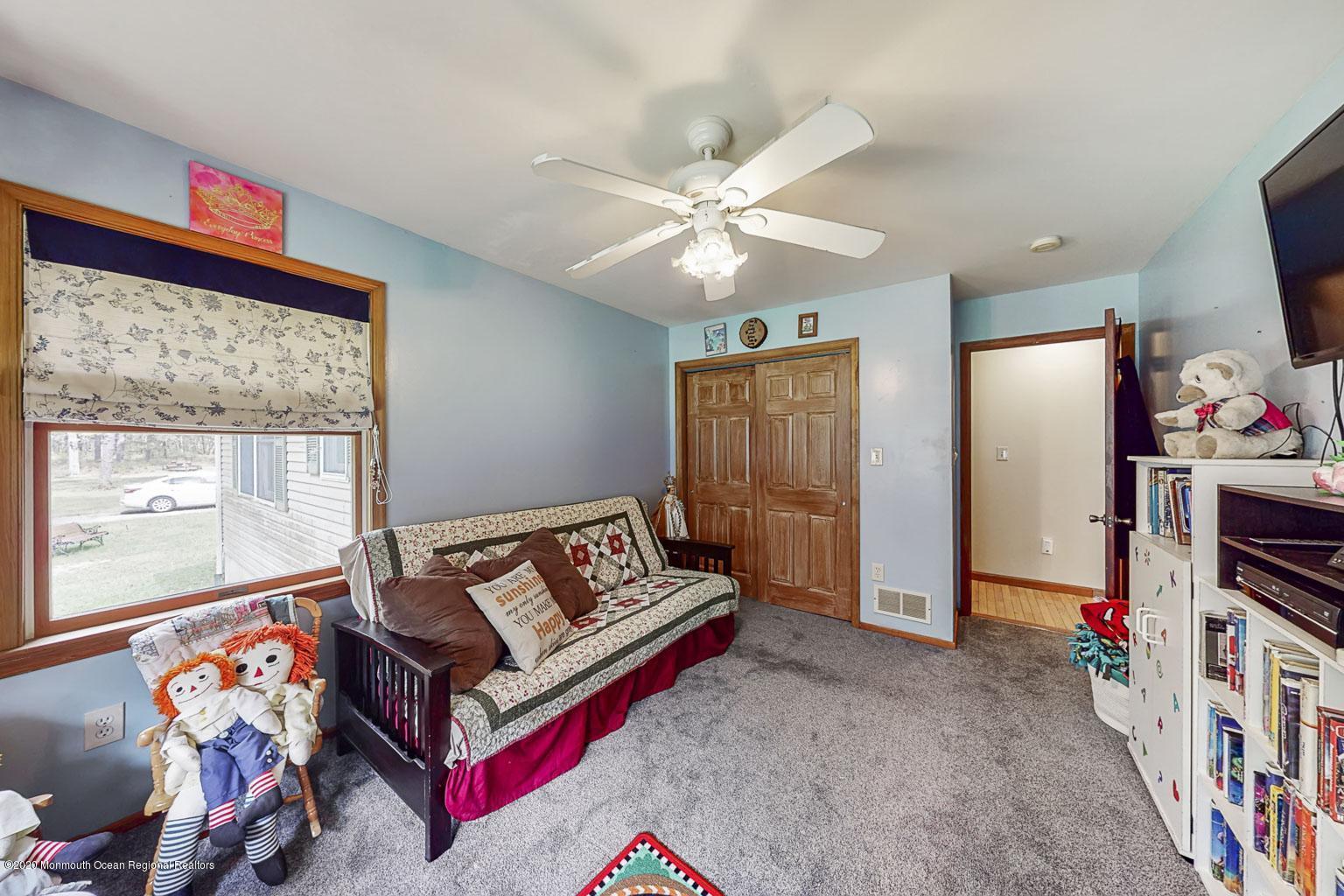 137 Pasadena Road Whiting, NJ 08759 - Photo 19 of 31 121-1681375701-1599175946