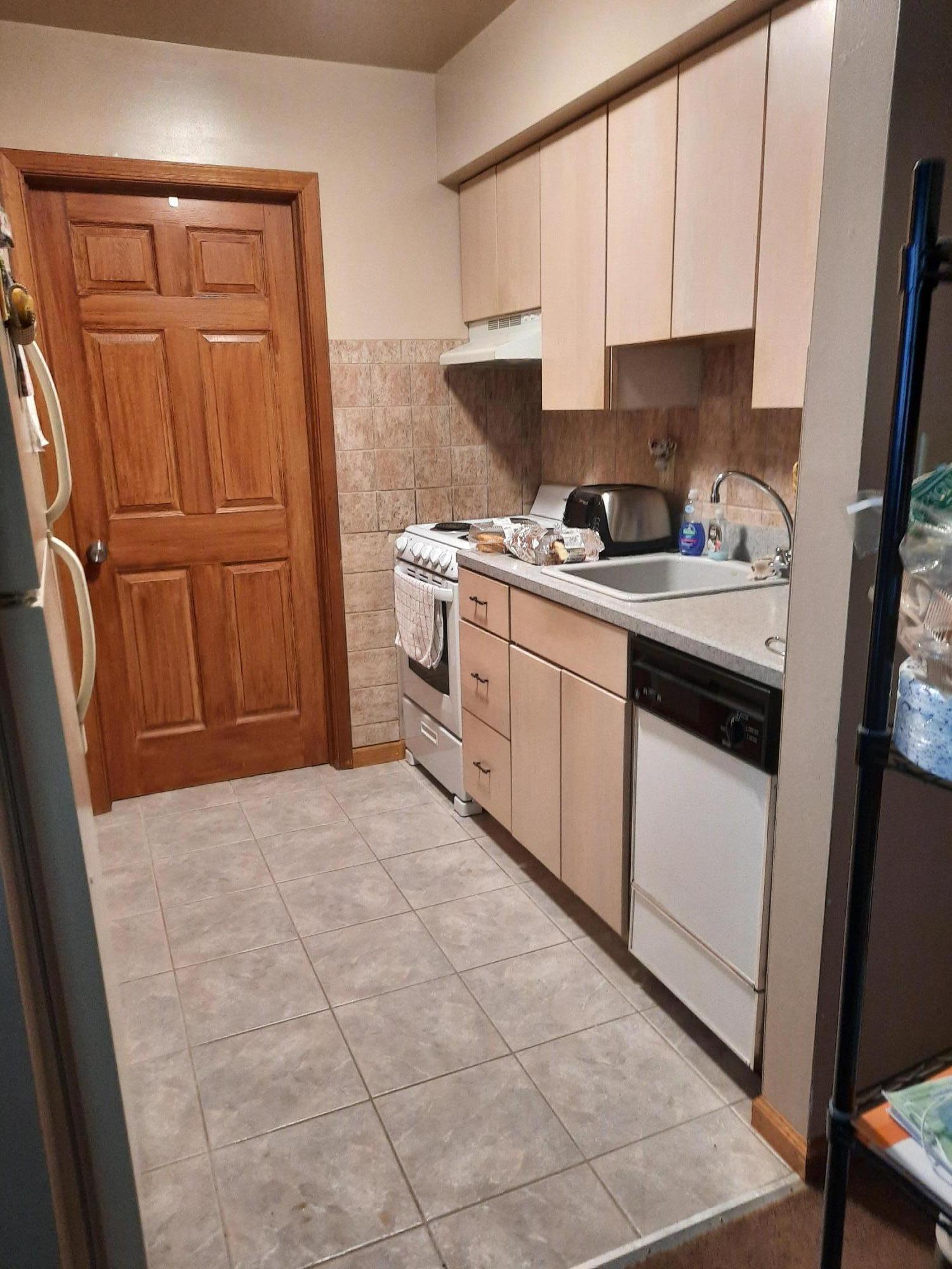 137 Pasadena Road Whiting, NJ 08759 - Photo 28 of 31 Apartment Kitchen