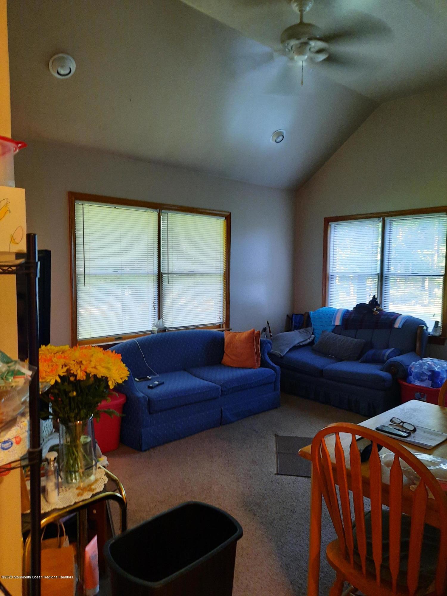 137 Pasadena Road Whiting, NJ 08759 - Photo 29 of 31 Apartment Living Room