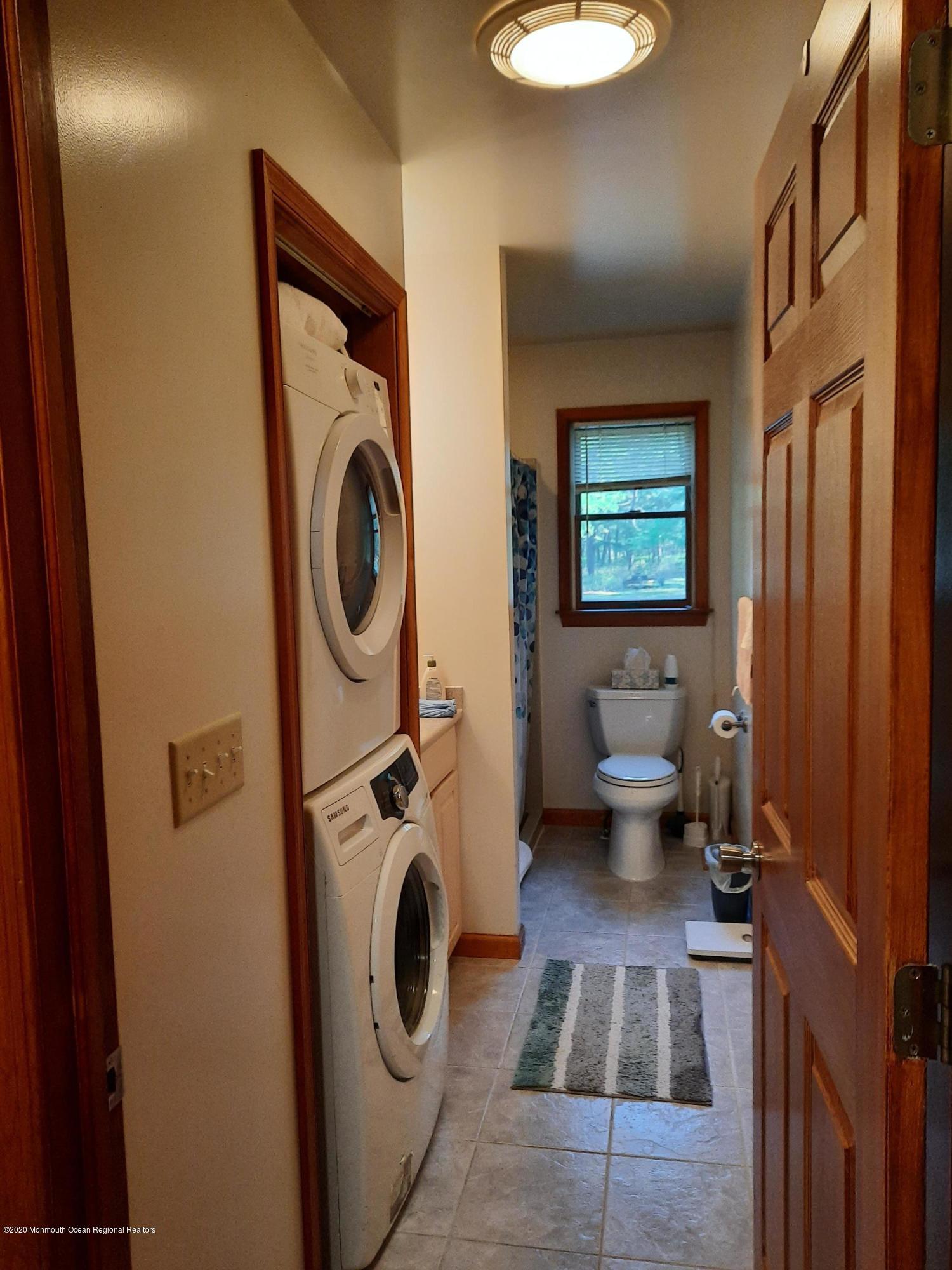 137 Pasadena Road Whiting, NJ 08759 - Photo 30 of 31 Apartment Bathroom