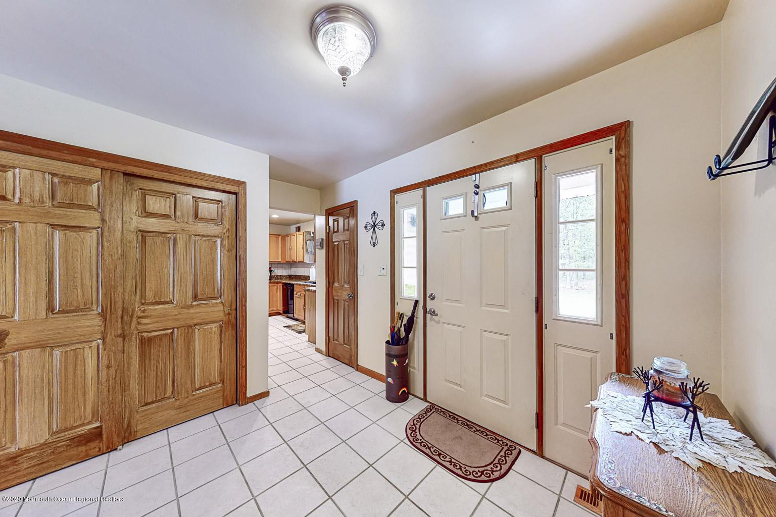 137 Pasadena Road Whiting, NJ 08759 - Photo 7 of 31 121-1267248811-1599175975