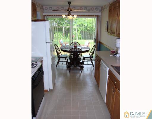 21 Wheeler Road Kendall Park, NJ 08824 - Photo 4 of 10 Gallery Image 4