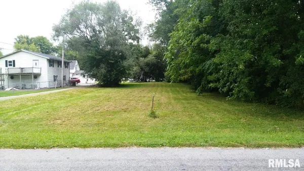$20,000 | L7 South 4th Street, Girard, IL 62640