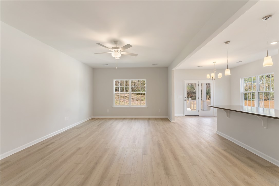 118 Lakeside Drive Anderson, SC 29621 - Photo 2 of 24