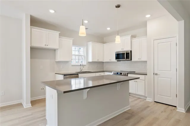 $359,000 | 118 Lakeside Drive, Anderson, SC 29621