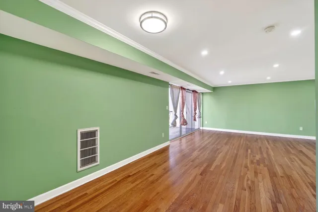 $159,900 | 5536 Karen Elaine Drive, Unit 1610, Hyattsville, MD 20784