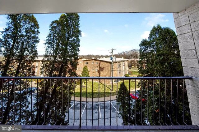 $159,900 | 5536 Karen Elaine Drive, Unit 1610, Hyattsville, MD 20784