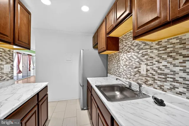 $159,900 | 5536 Karen Elaine Drive, Unit 1610, Hyattsville, MD 20784