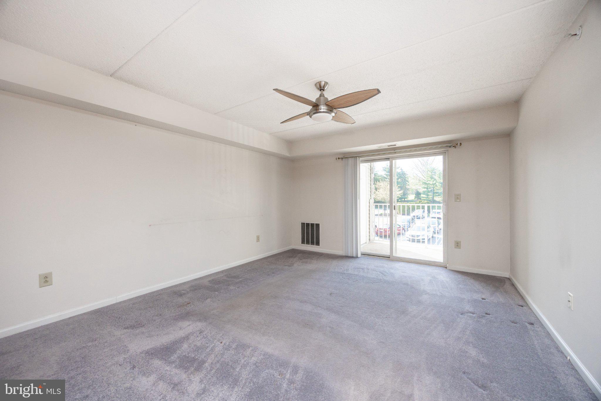 331 Brandon Road Norristown, PA 19403 - Photo 4 of 44 Spacious room with natural light.