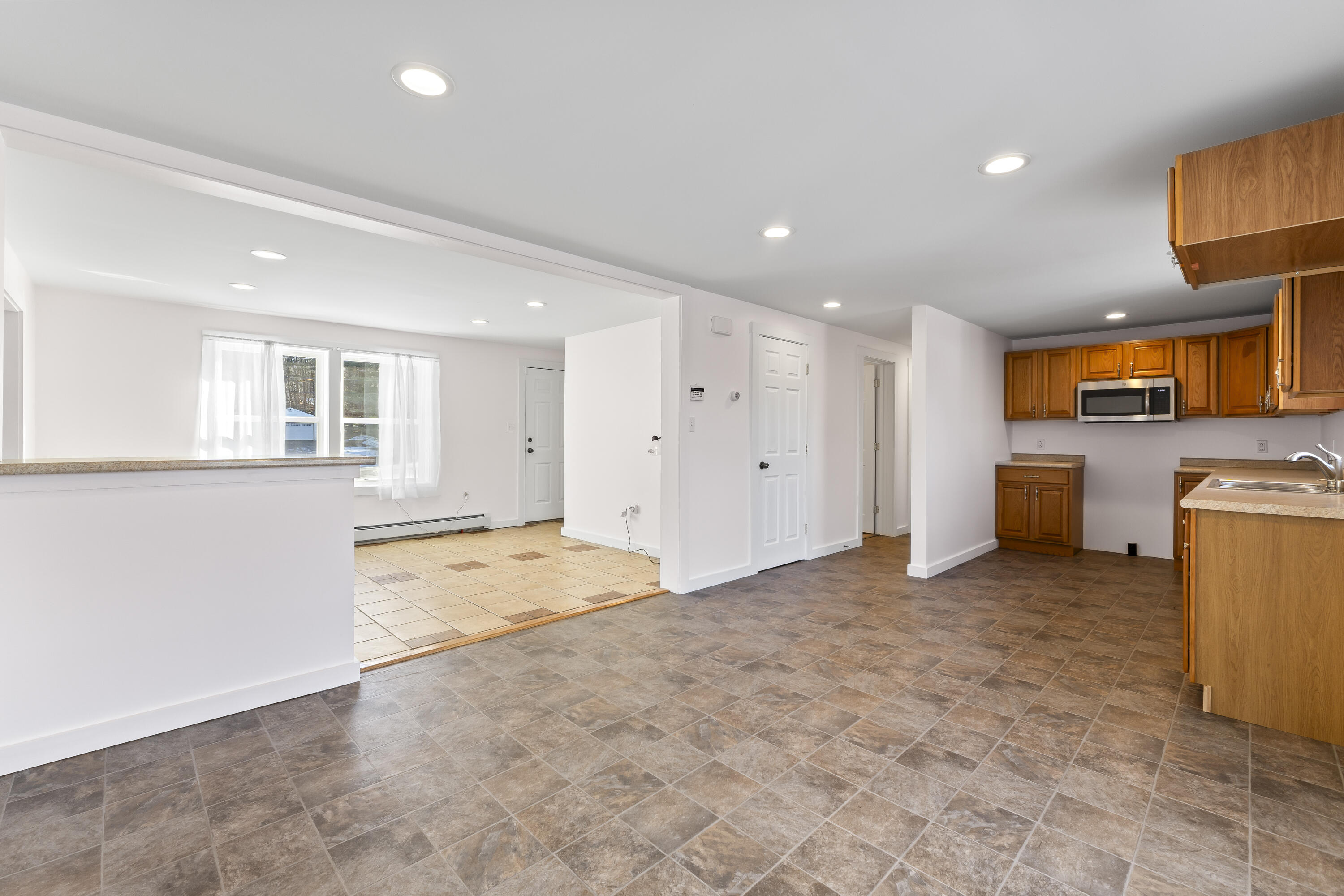 643 Middle Road Sabattus, ME 04280 - Photo 15 of 55 643 Middle Road_113