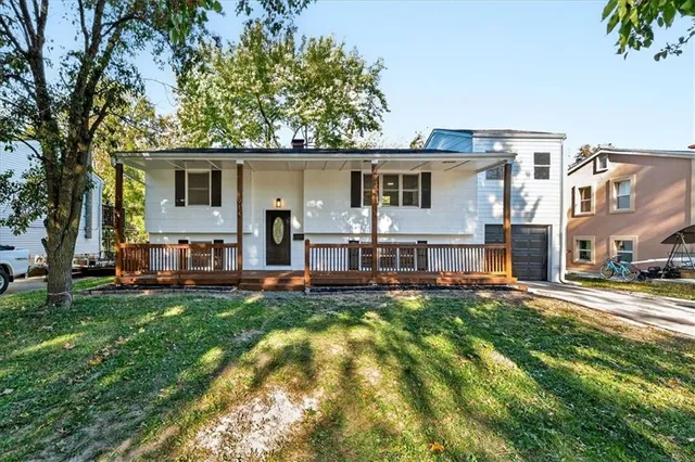 $264,900 | 4914 North Wallace Drive, Kansas City, MO 64119