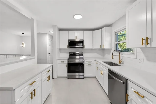 $264,900 | 4914 North Wallace Drive, Kansas City, MO 64119