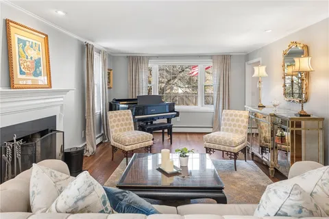 $1,995,000 | 20 Briarfield Road, Barrington, RI 02806