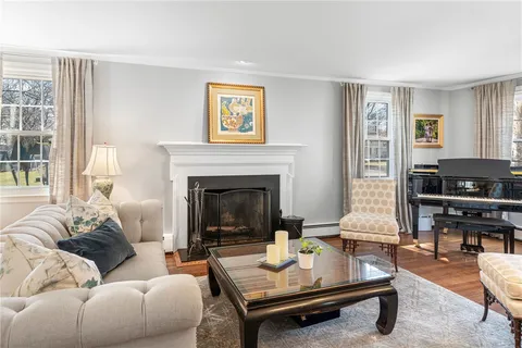 $1,995,000 | 20 Briarfield Road, Barrington, RI 02806