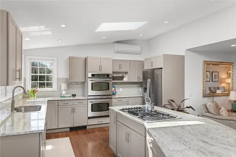 $1,995,000 | 20 Briarfield Road, Barrington, RI 02806