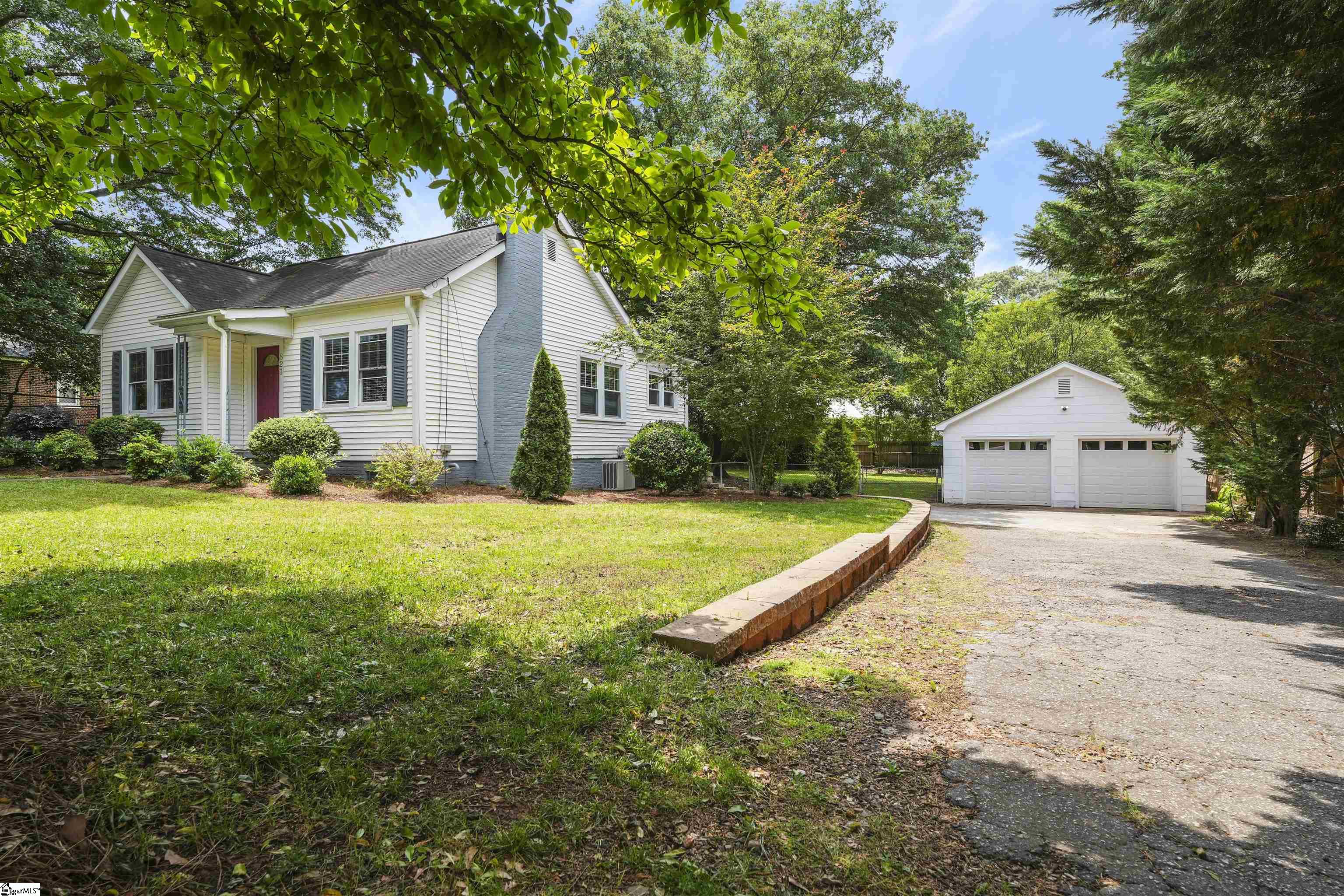 823 North Franklin Road Greenville, SC 29617 - Photo 3 of 24 Gallery Image 3