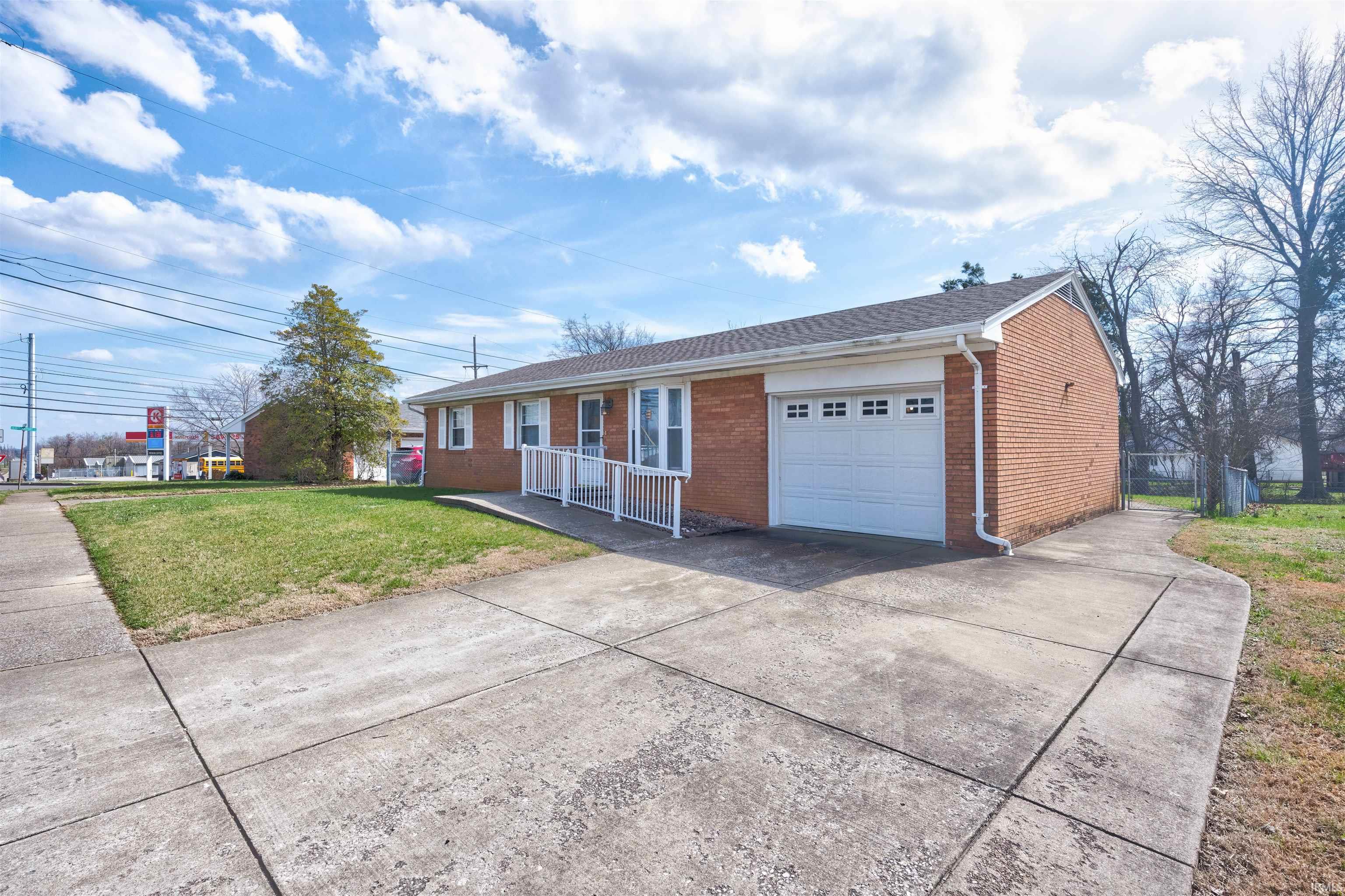 1323 Maxville Road Boonville, IN 47601 - Photo 3 of 36