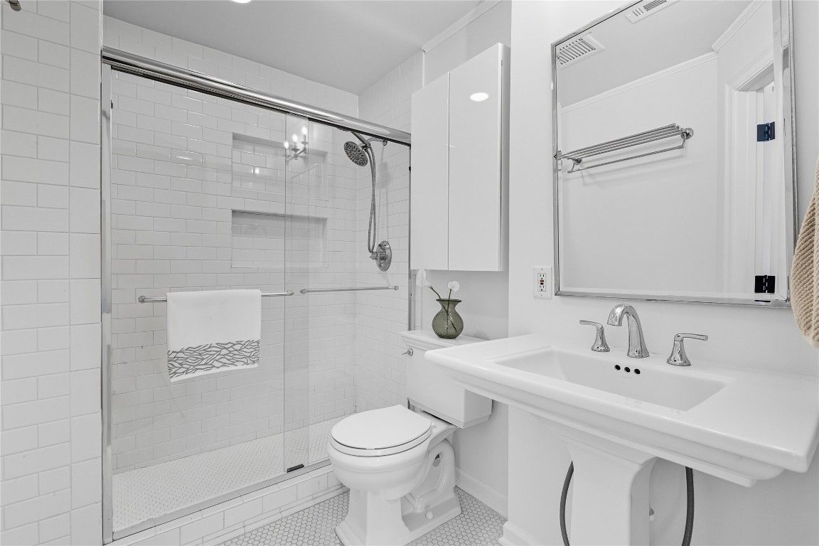 3003 Burleson Road Austin, TX 78741 - Photo 17 of 35 En-suite, walk-in closet