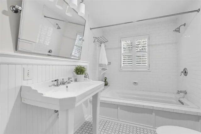 $995,000 | 3003 Burleson Road, Austin, TX 78741