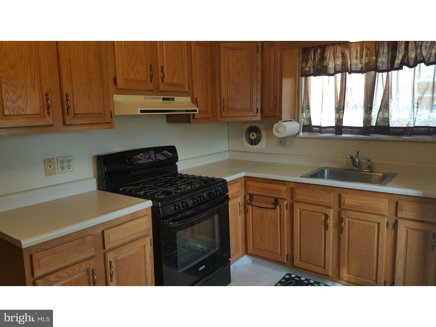 122 Orchard Road Ridley Park, PA 19078 - Photo 4 of 21 Kitchen