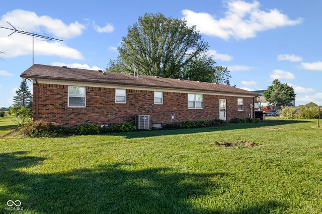 $229,400 | 6510 East Middletown Road, Waldron, IN 46182