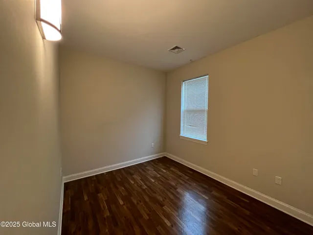 $1,800 | 733 Broadway, Unit 209, Albany, NY 12207