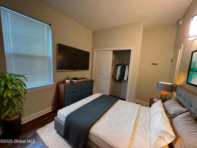 $1,800 | 733 Broadway, Unit 209, Albany, NY 12207