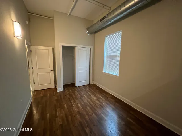 $1,800 | 733 Broadway, Unit 209, Albany, NY 12207