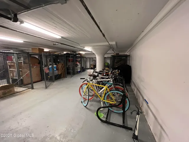 $1,800 | 733 Broadway, Unit 209, Albany, NY 12207