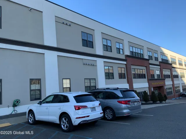 $1,800 | 733 Broadway, Unit 209, Albany, NY 12207