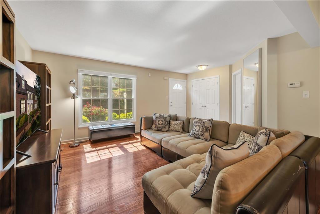 52 Castle View Drive McKees Rocks, PA 15136 - Photo 2 of 25