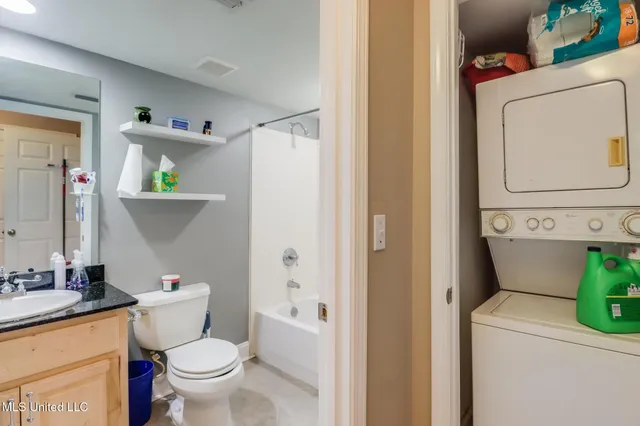 $199,000 | 2046 Beach Boulevard, Unit A321, Biloxi, MS 39531