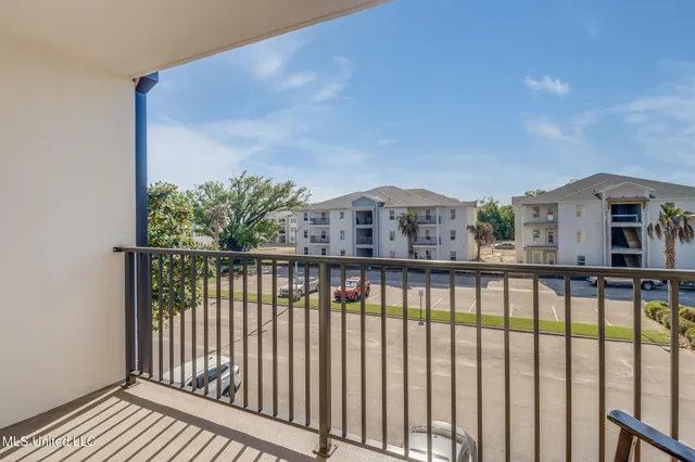 $199,000 | 2046 Beach Boulevard, Unit A321, Biloxi, MS 39531