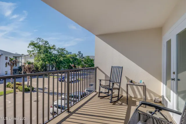 $199,000 | 2046 Beach Boulevard, Unit A321, Biloxi, MS 39531