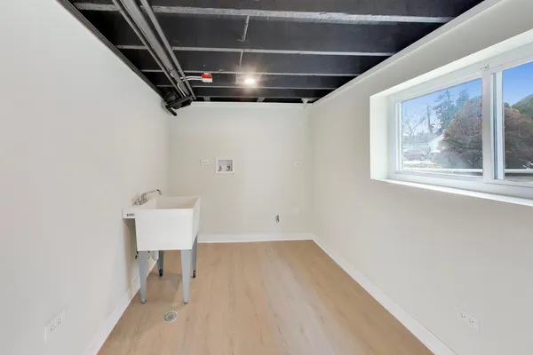 $5,200 | 6730 West Dakin Street, Chicago, IL 60634