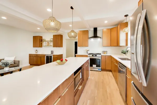 $5,200 | 6730 West Dakin Street, Chicago, IL 60634