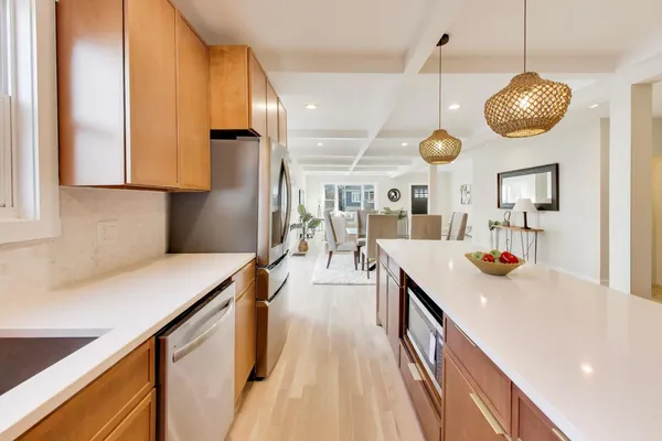 $5,200 | 6730 West Dakin Street, Chicago, IL 60634