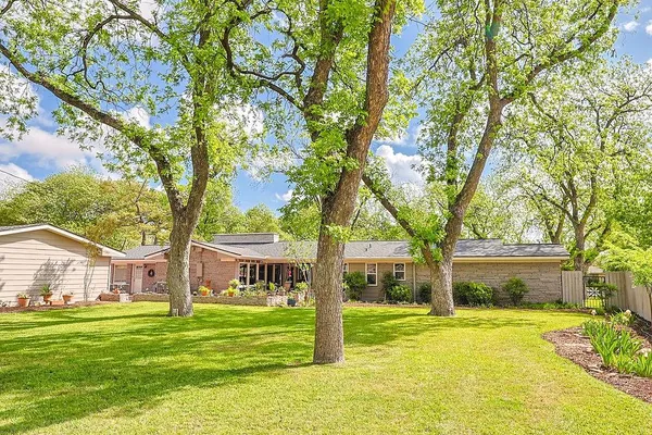 $475,000 | 1602 Elmwood Drive, Abilene, TX 79605