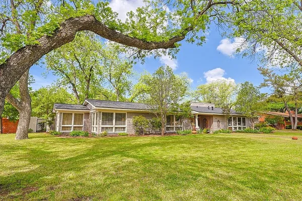 $475,000 | 1602 Elmwood Drive, Abilene, TX 79605