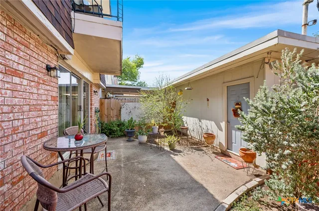 $195,000 | 619 Strings Drive, Unit 619, San Antonio, TX 78216