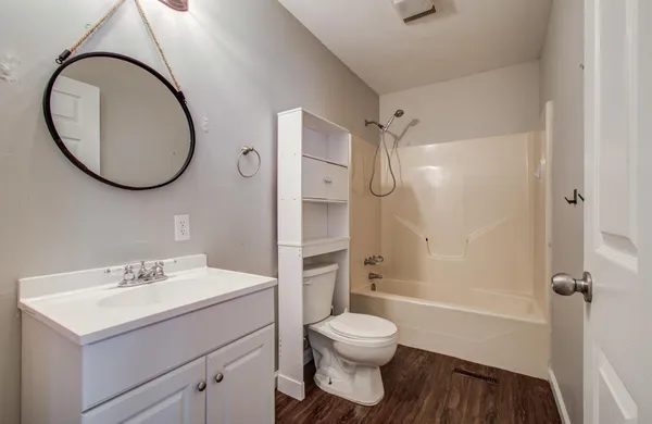 $1,700 | 834 Live Oak Street, Columbus, TX 78934