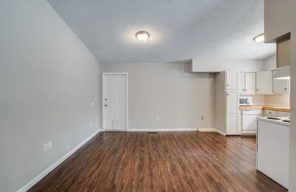 $1,700 | 834 Live Oak Street, Columbus, TX 78934