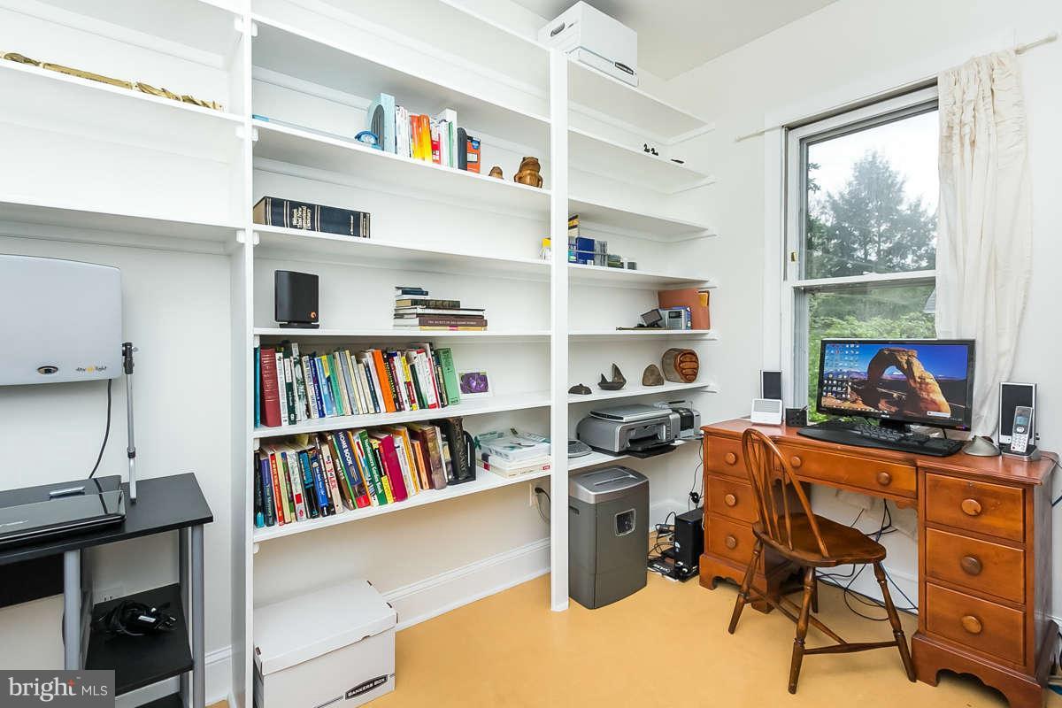 2419 Ken Oak Road Baltimore, MD 21209 - Photo 12 of 30 Interior (General)