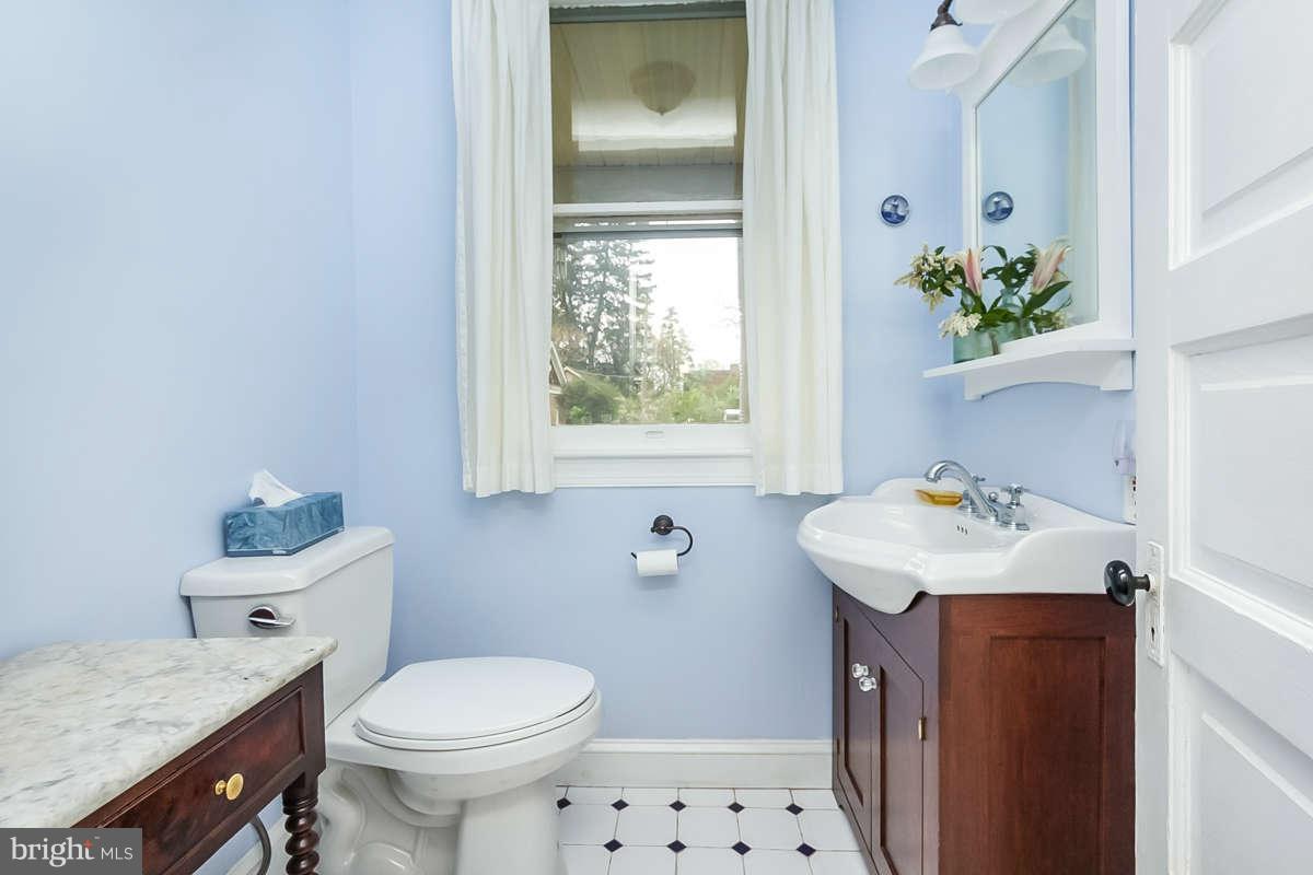 2419 Ken Oak Road Baltimore, MD 21209 - Photo 13 of 30 Bath