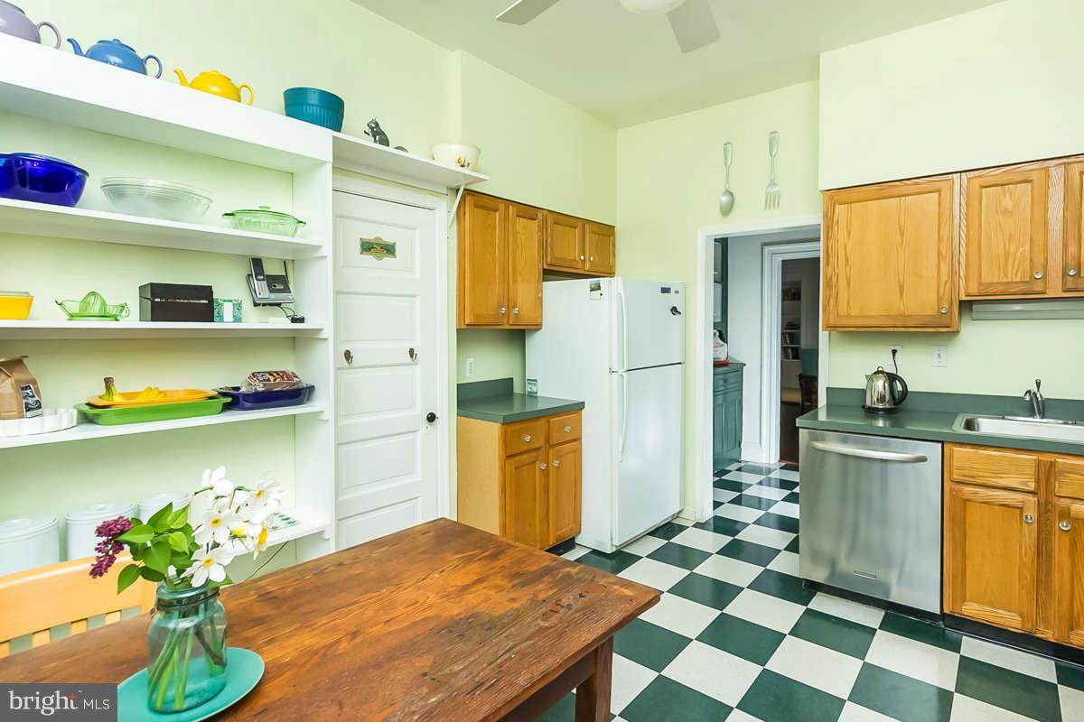 2419 Ken Oak Road Baltimore, MD 21209 - Photo 17 of 30 Kitchen